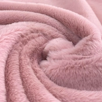 xx_pelo-de-coelho-fake-pelucia-10-a7c77c40cf8b7c77747087e6487d6c14-1529-0.webp